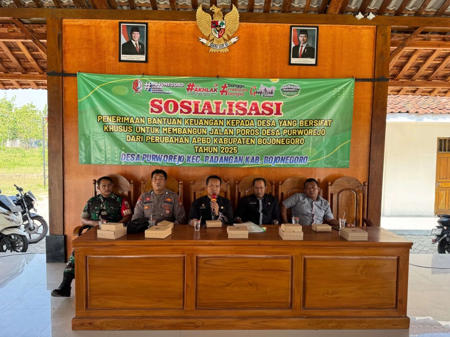 Sosialisasi Bantuan Keuangan Khusus Kepada Desa (BKKD) Pembangunan Jalan Rigid Beton Tahun 2025 dan Musyawarah Desa Pengalihan Aset Jalan Paving di Desa Purworejo